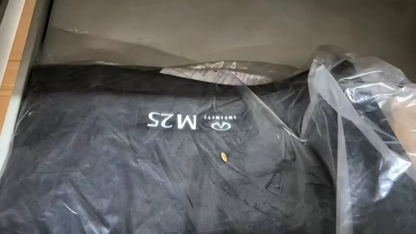 英菲尼迪m25全新原厂脚垫,正品原厂,带原包装,未使用!专车 英菲尼迪m25全新原厂脚垫,正品原厂,带原包装,未使用!专车