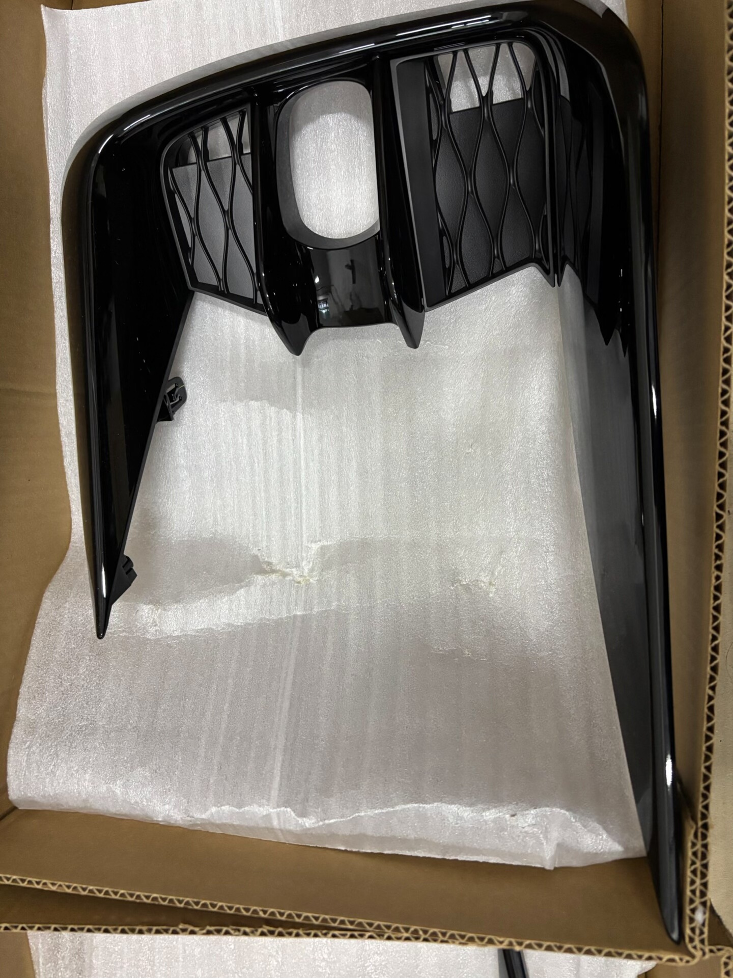 英菲尼迪qx55全新原厂雾灯罩!进口正品,单个价格,原厂包装 英菲尼迪qx55全新原厂雾灯罩!进口正品,单个价格,原厂包装