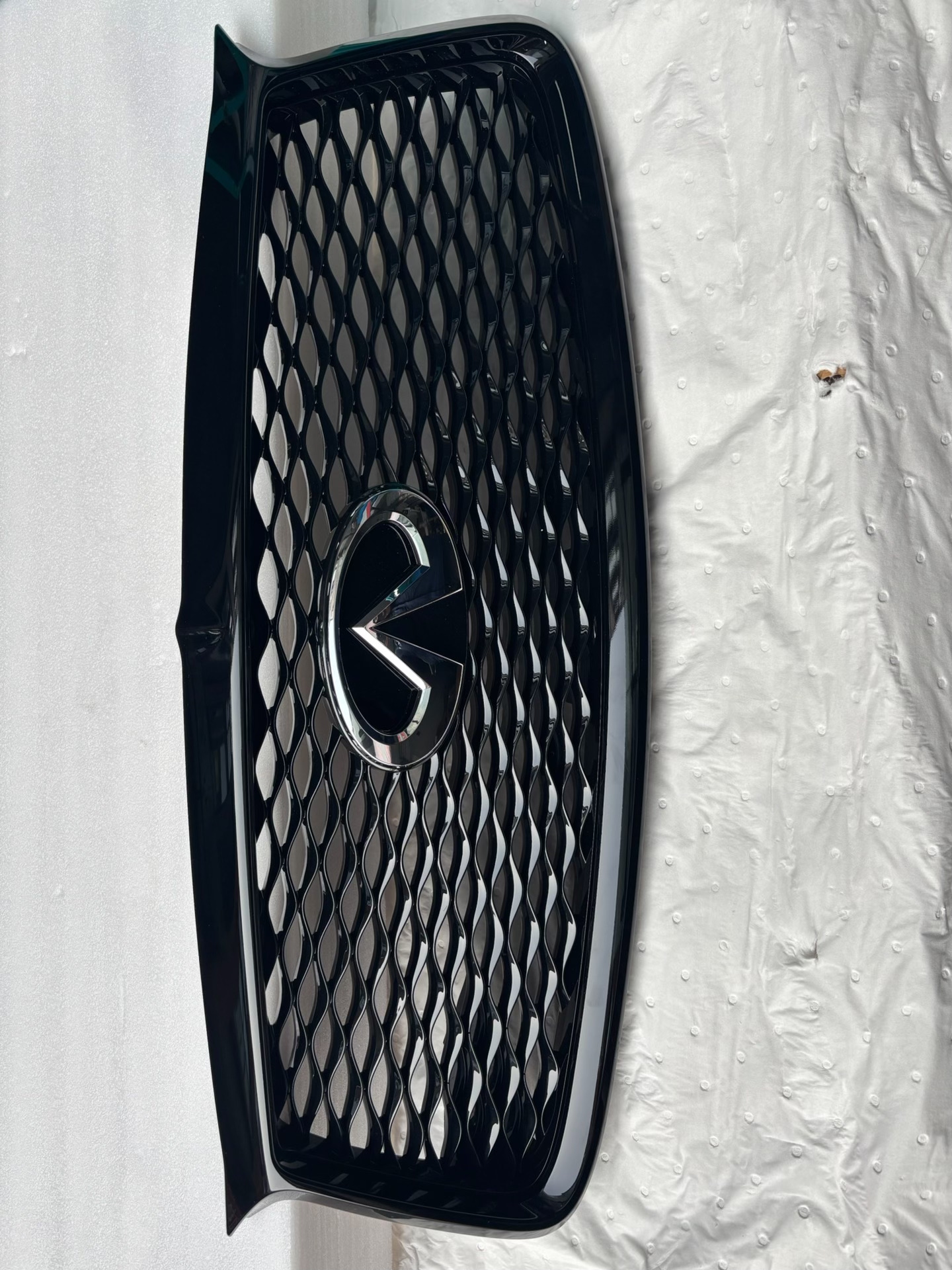 英菲尼迪q60 q60s全新原厂黑色中网!原厂正品,带标,适 英菲尼迪q60 q60s全新原厂黑色中网!原厂正品,带标,适