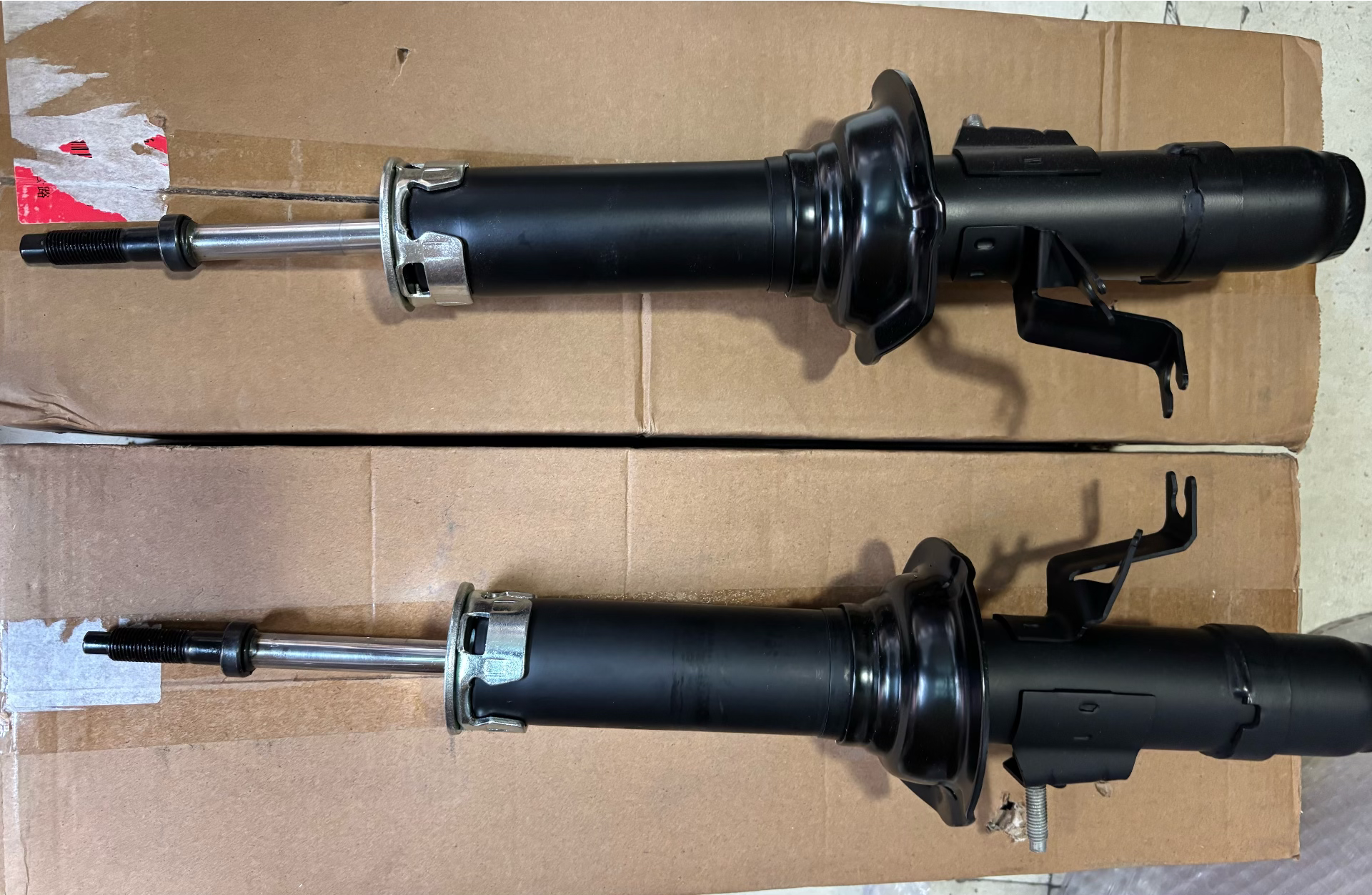 英菲尼迪qx50原厂前减震器单独一个价格,prc国产版(20 英菲尼迪qx50原厂前减震器单独一个价格,prc国产版(20