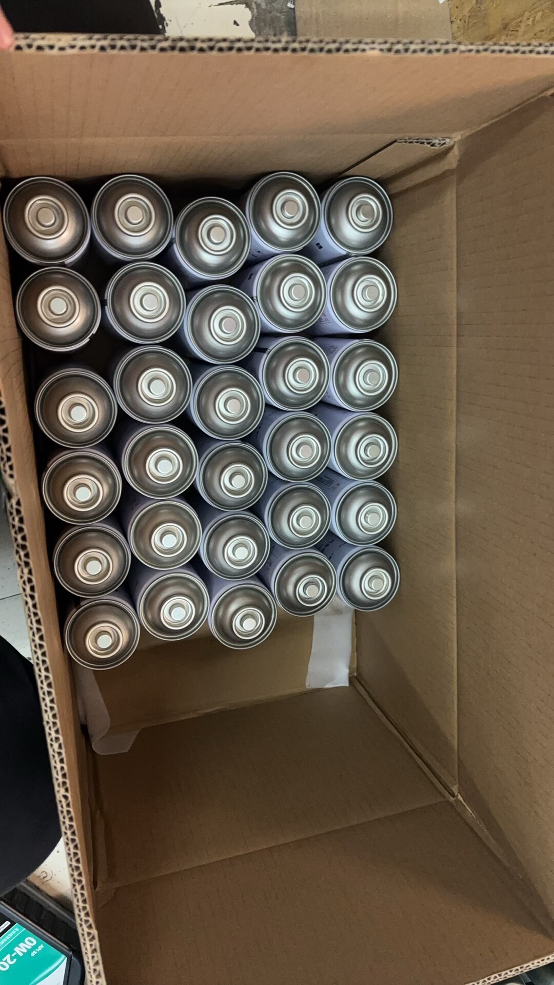 比亚迪原厂冷媒hfc 134a(250ml/瓶)+原厂冷冻油 比亚迪原厂冷媒hfc 134a(250ml/瓶)+原厂冷冻油