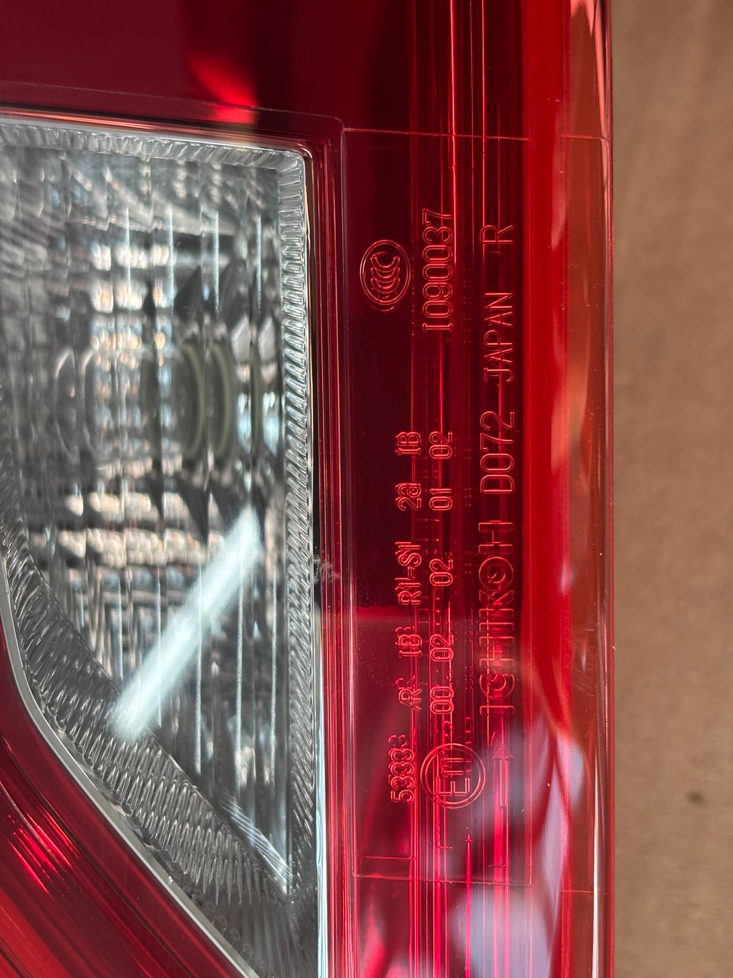 英菲尼迪g37全新原厂尾灯,日产原厂正品,型号26550 j 英菲尼迪g37全新原厂尾灯,日产原厂正品,型号26550 j