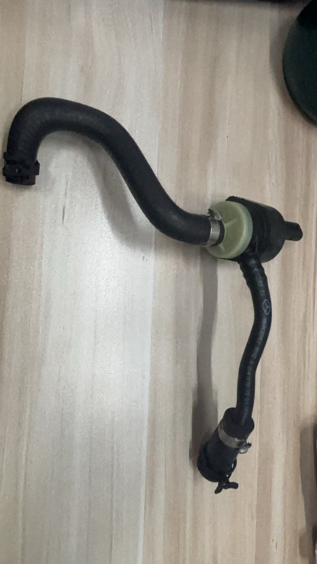 奔驰274发动机燃油蒸发排放控制管,型号2740182101 奔驰274发动机燃油蒸发排放控制管,型号2740182101