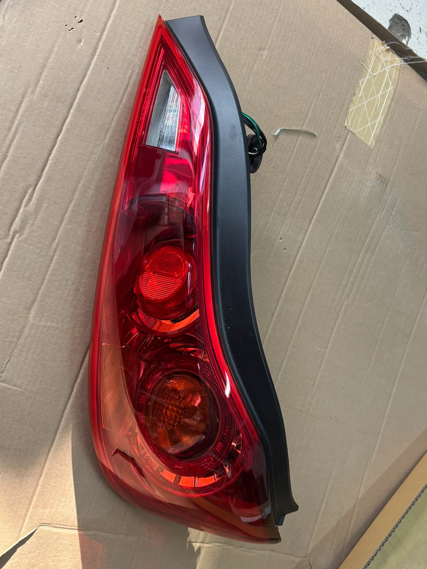 英菲尼迪g37全新原厂尾灯,日产原厂正品,型号26550 j 英菲尼迪g37全新原厂尾灯,日产原厂正品,型号26550 j