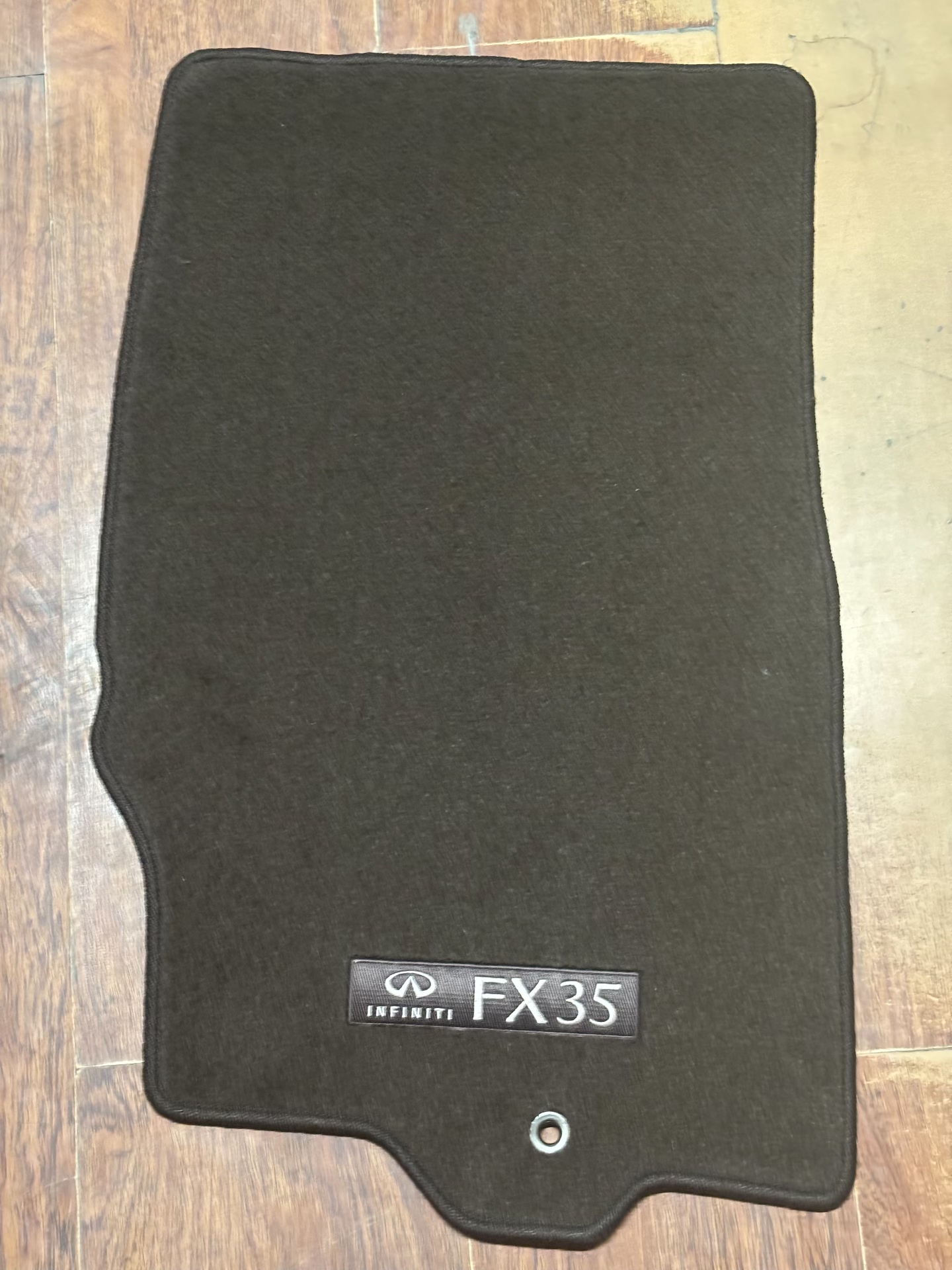 英菲尼迪fx35原厂高档棕色脚垫,最后一套绝版!全新未使用, 英菲尼迪fx35原厂高档棕色脚垫,最后一套绝版!全新未使用,