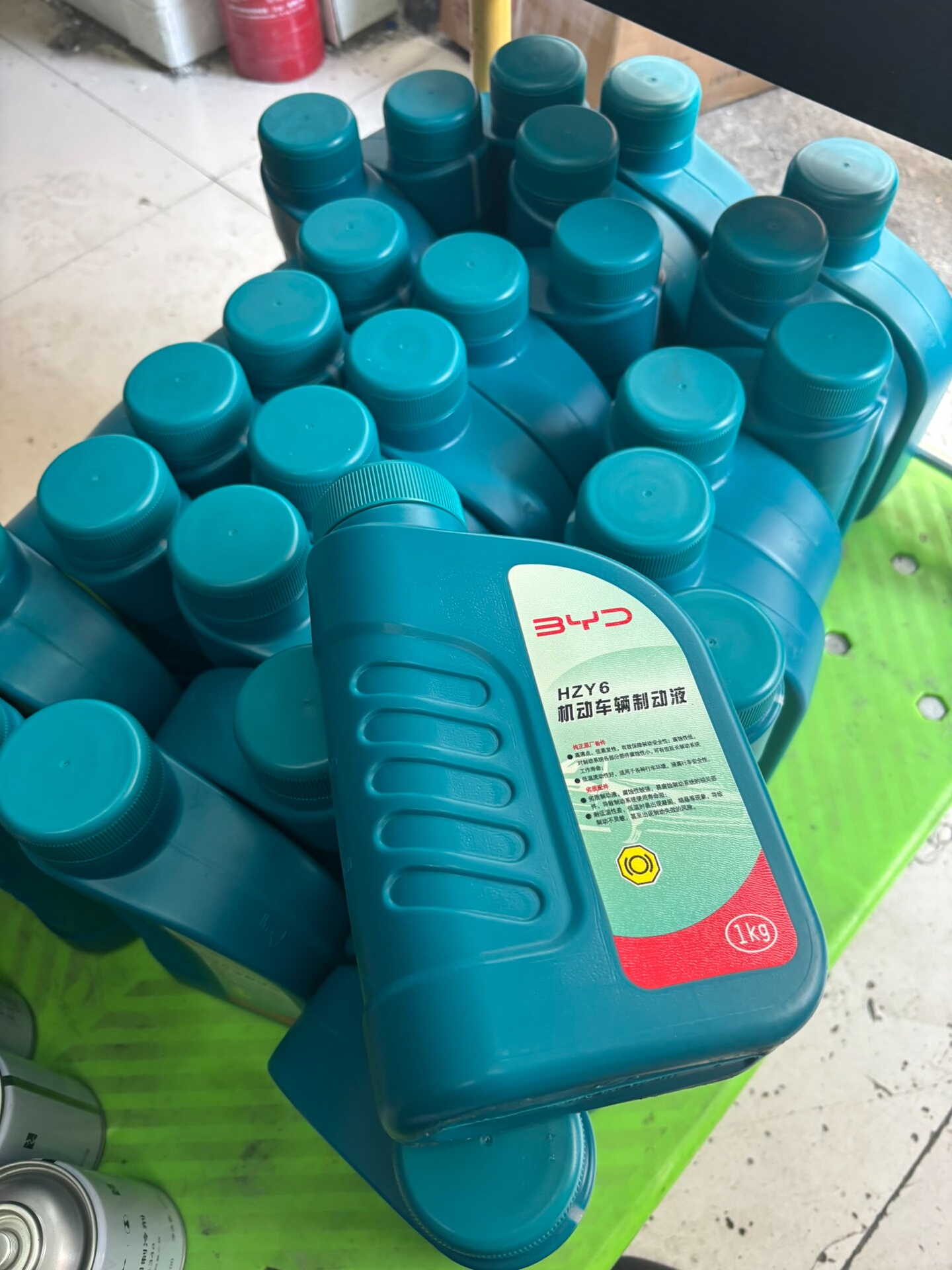 比亚迪原厂hzy6制动液,1kg装!全新未拆封,原厂正品,假 比亚迪原厂hzy6制动液,1kg装!全新未拆封,原厂正品,假