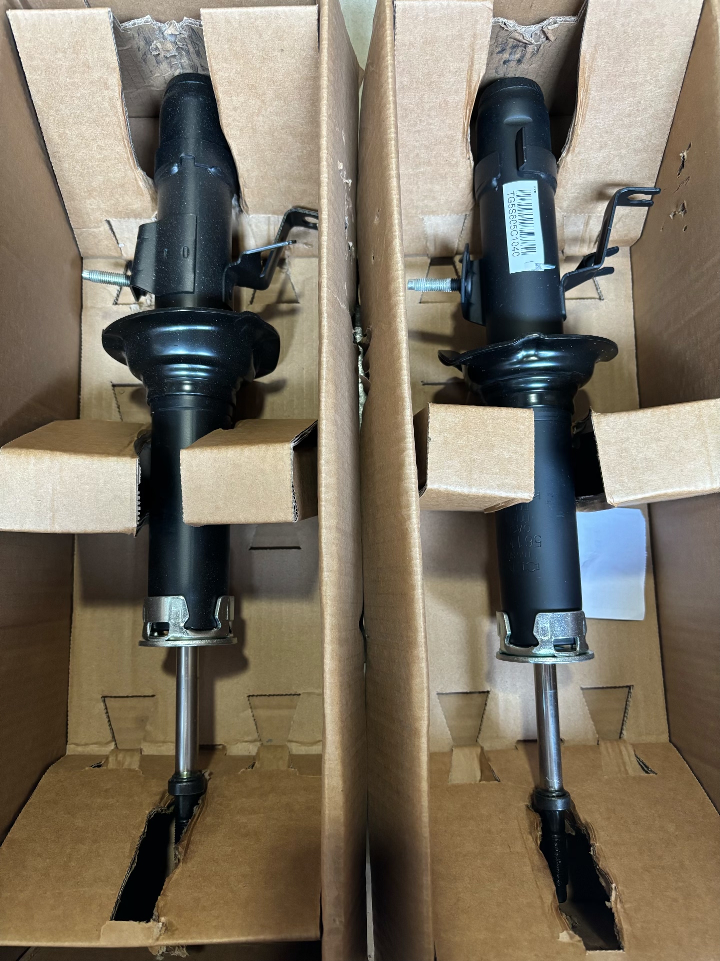 英菲尼迪qx50原厂前减震器单独一个价格,prc国产版(20 英菲尼迪qx50原厂前减震器单独一个价格,prc国产版(20