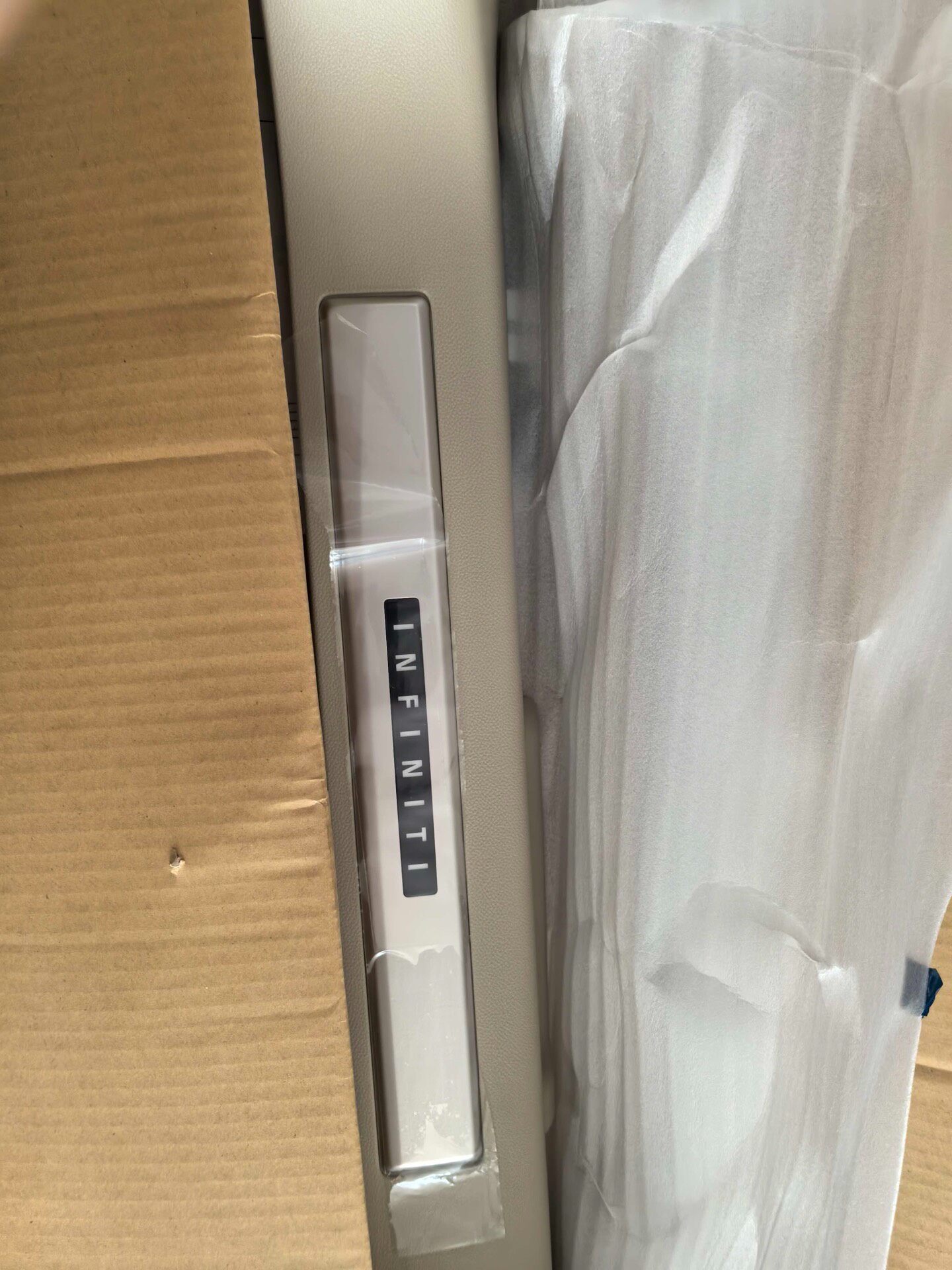 英菲尼迪fx qx70迎宾踏板!全新原厂正品! 英菲尼迪fx qx70迎宾踏板!全新原厂正品!