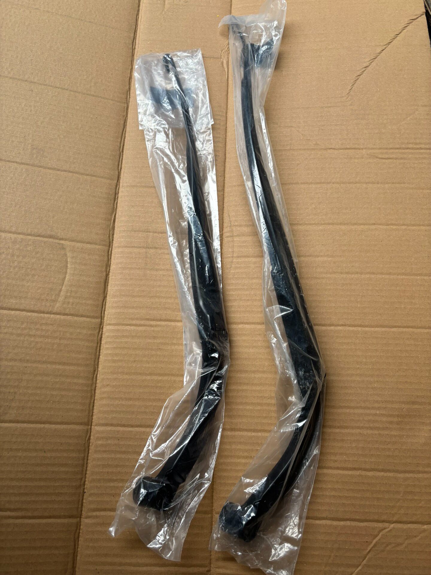 英菲尼迪jx qx60全新进口前左右雨刮臂! 英菲尼迪jx qx60全新进口前左右雨刮臂!