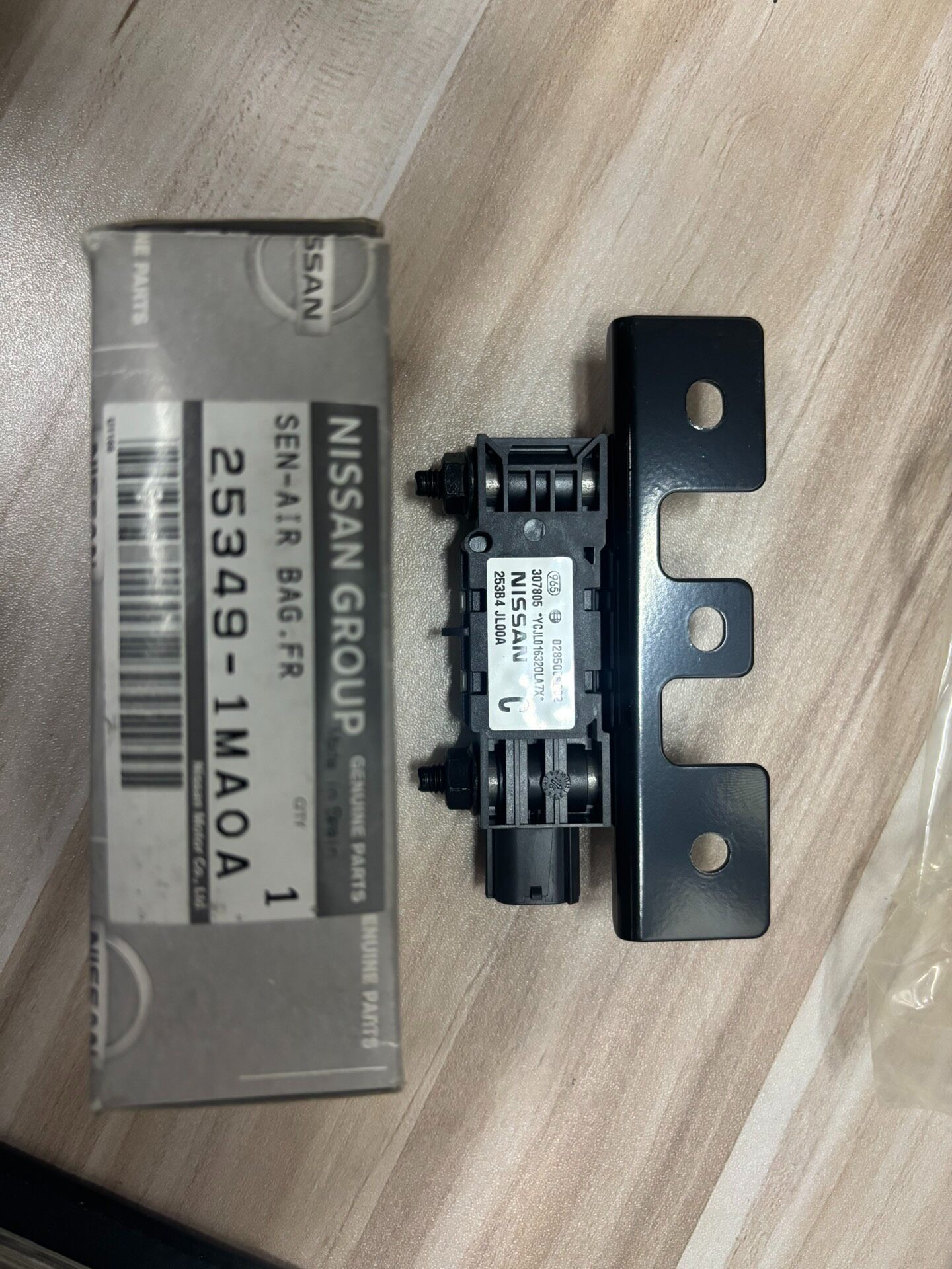 英菲尼迪q70 m原厂行人探测传感器!全新原厂正品,带原包装 英菲尼迪q70 m原厂行人探测传感器!全新原厂正品,带原包装