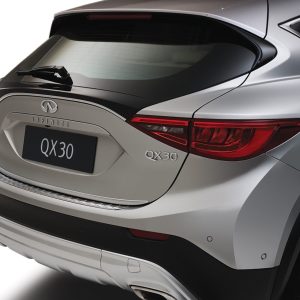 英菲尼迪qx30后盖下亮条全新原厂！