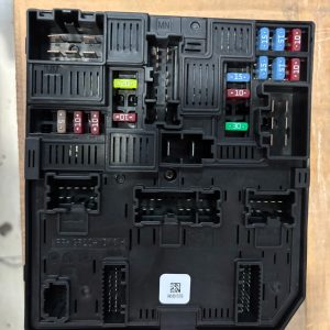 英菲尼迪2018 2025款qx50机舱控制单元原厂,型号2