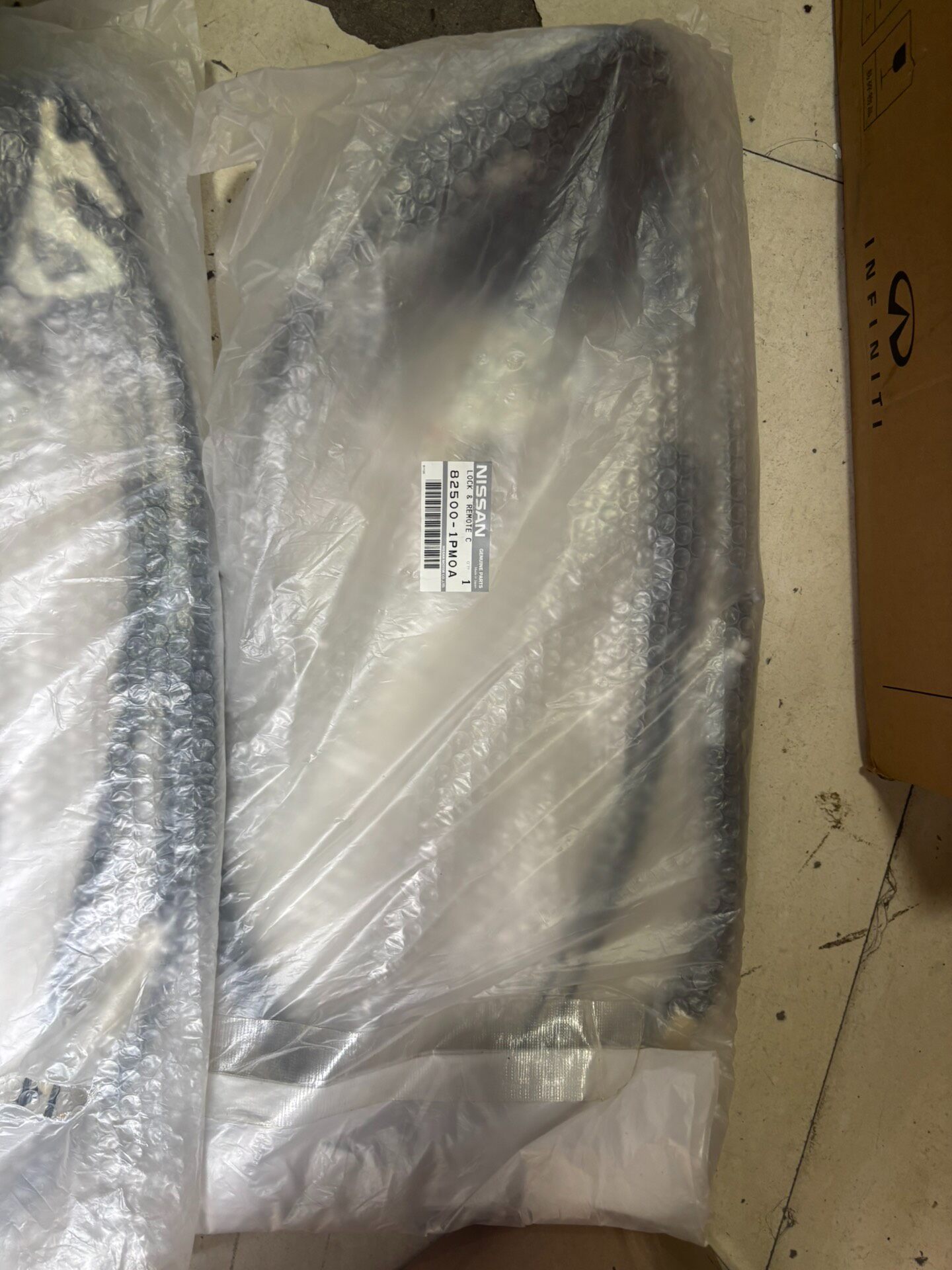 英菲尼迪q70l左右后门进口门锁,全新原厂正品!原包装未拆, 英菲尼迪q70l左右后门进口门锁,全新原厂正品!原包装未拆,