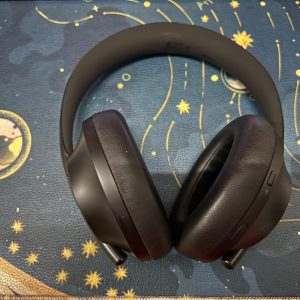 全新特价！bose 700无线消噪耳机，头戴式，银色，全新正